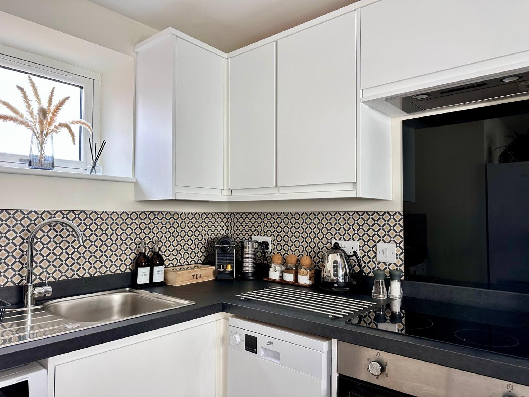 New Studio Apartment - Minutes Walk To Cathedral ソールズベリー エクステリア 写真